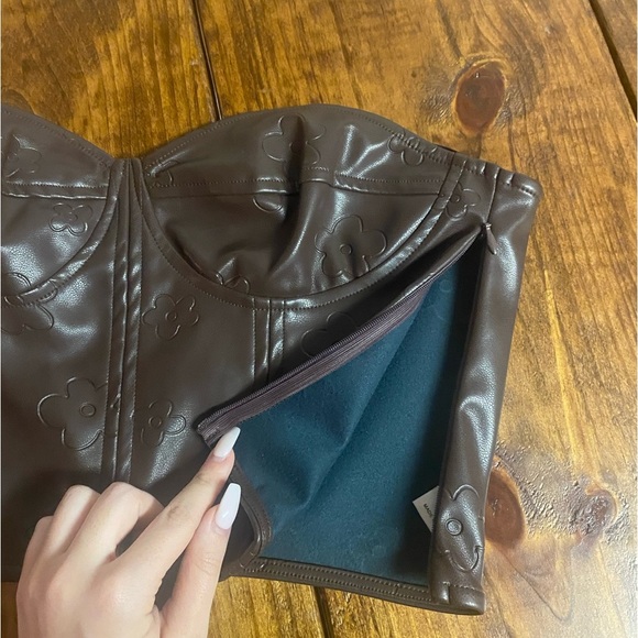 Pretty Garage leather crop top - Picture 3 of 4